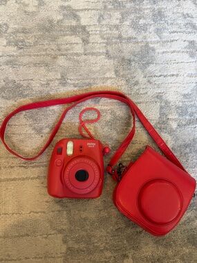 Fujifilm instax mini 8 Instant Camera in Red with Matching Red Case